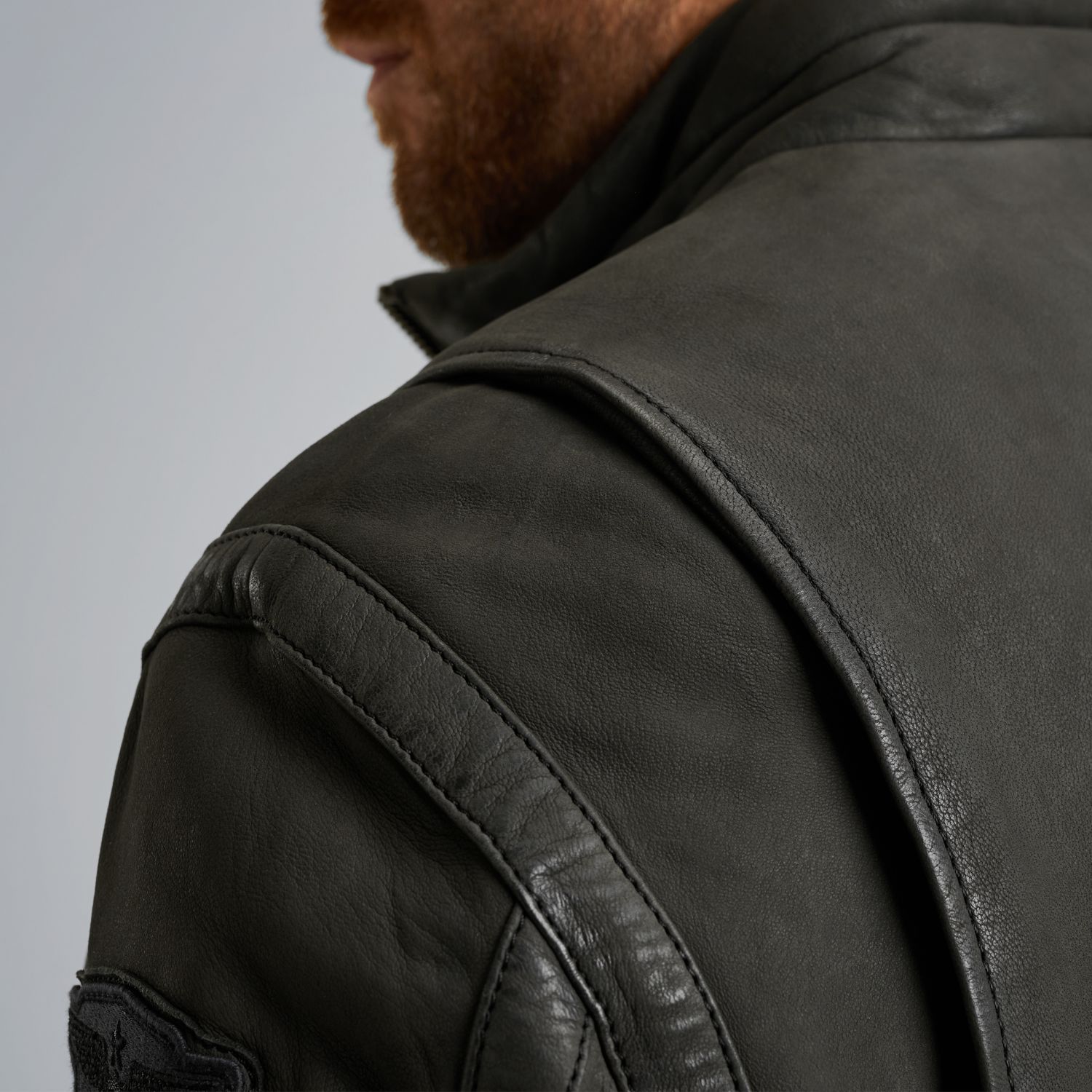 Кожаная куртка Airbridge чёрная артикул PLJ2508701-9067