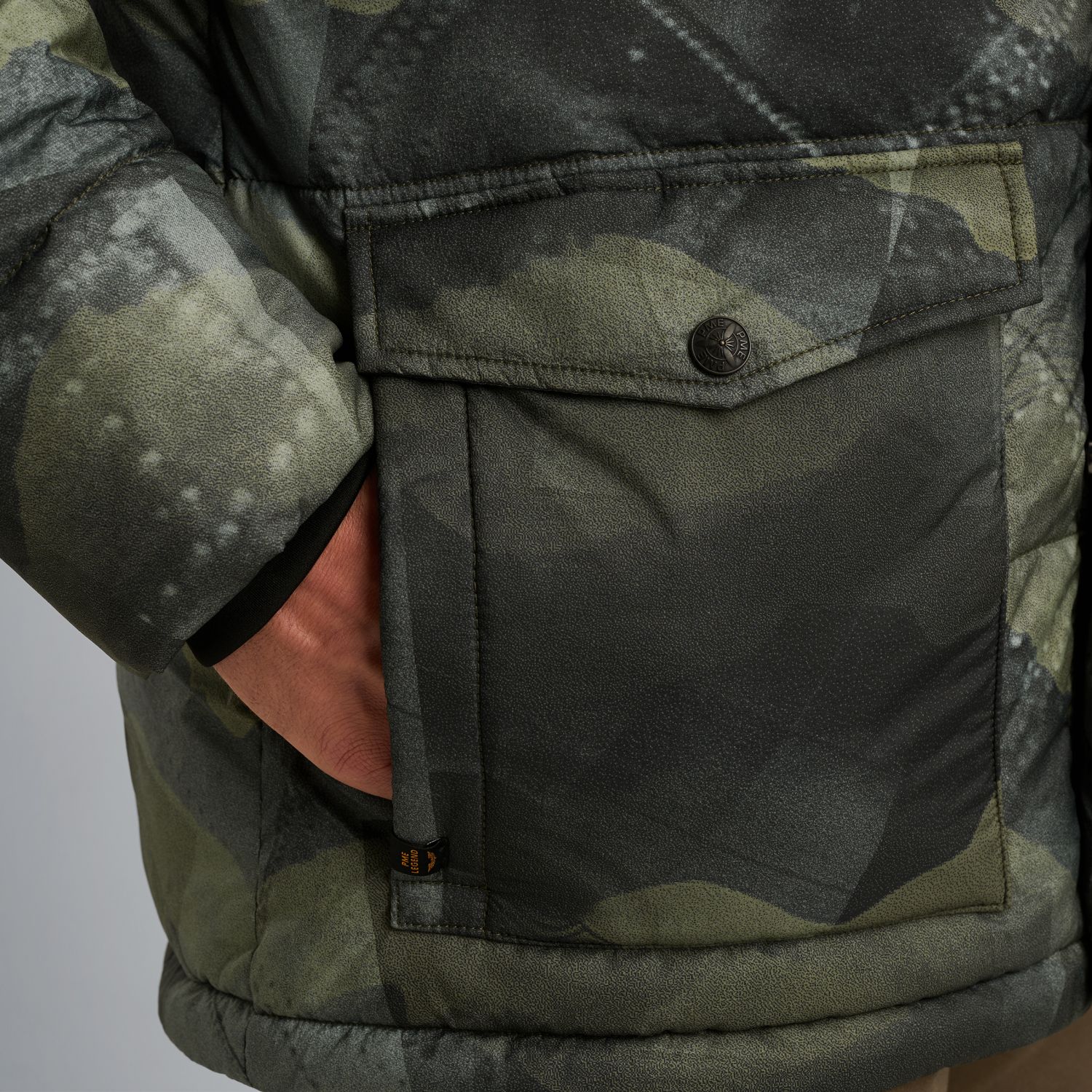 Куртка Dee-Icer серая артикул PJA2508139-991