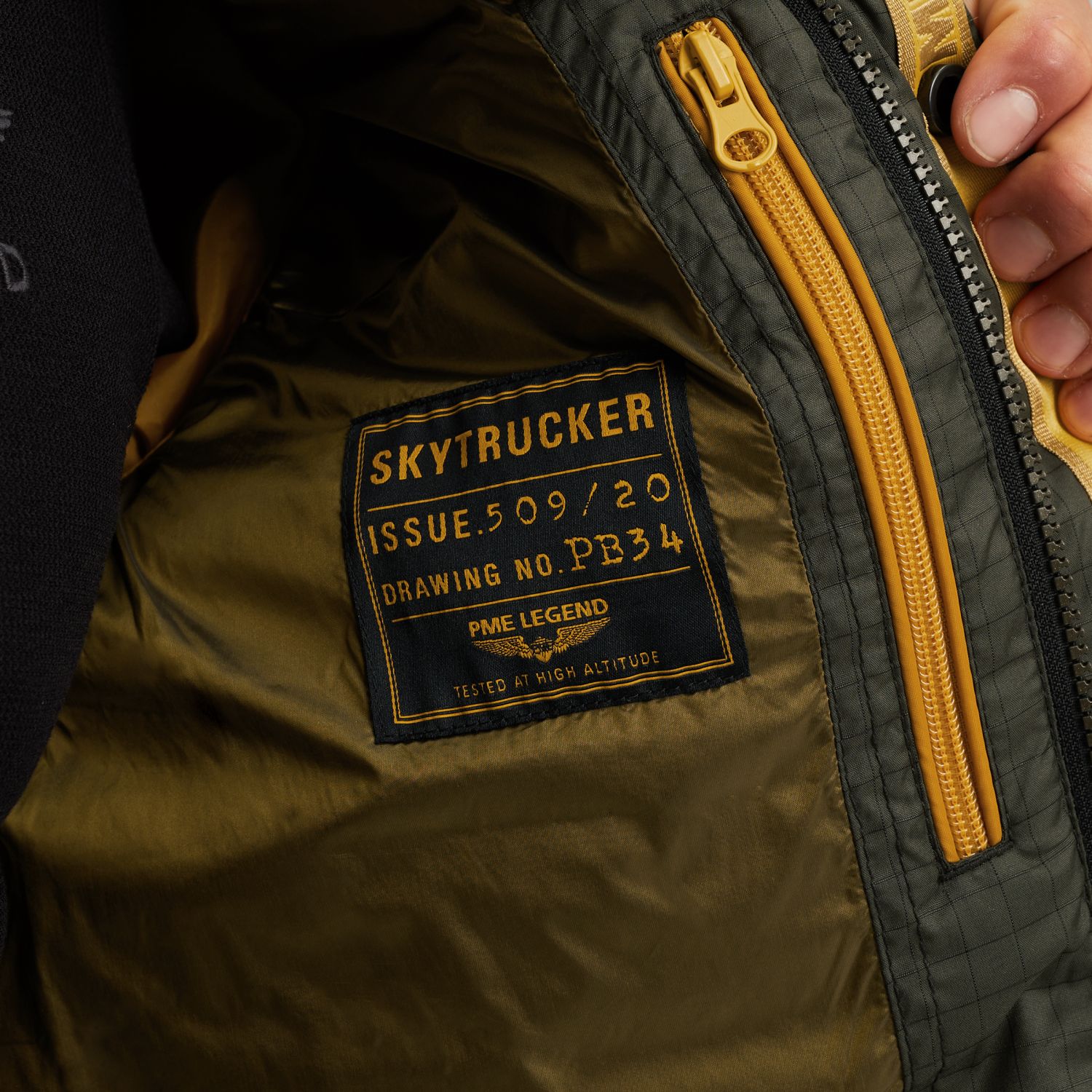 Куртка Skytrucker зелёная артикул PJA2509120-6154