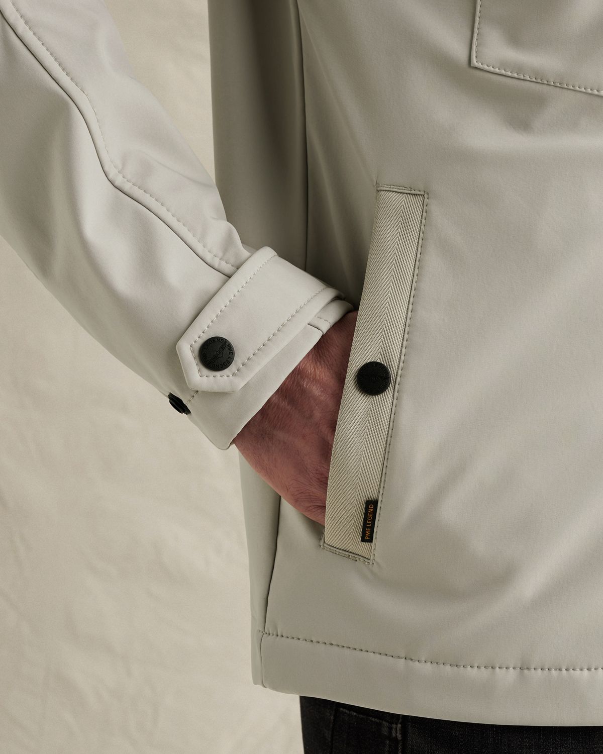 Куртка PME Legend со съёмным капюшоном и множеством карманов серая артикул PJA2602109-5015