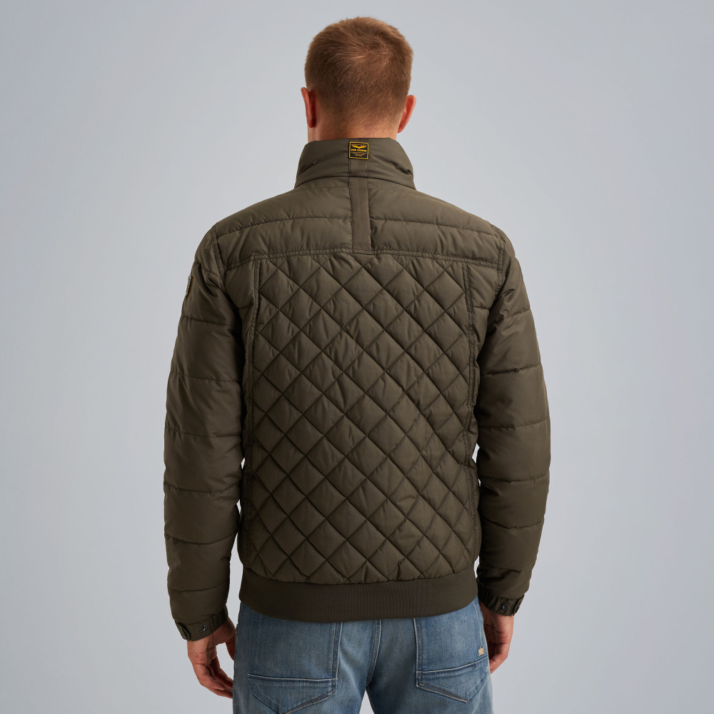 PJA2508118-8039_model_3