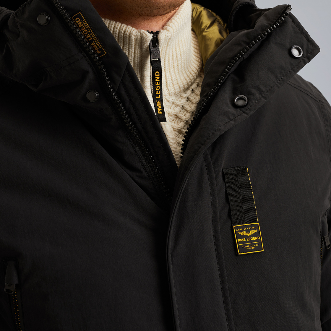 PJA2509134-9067_model_4