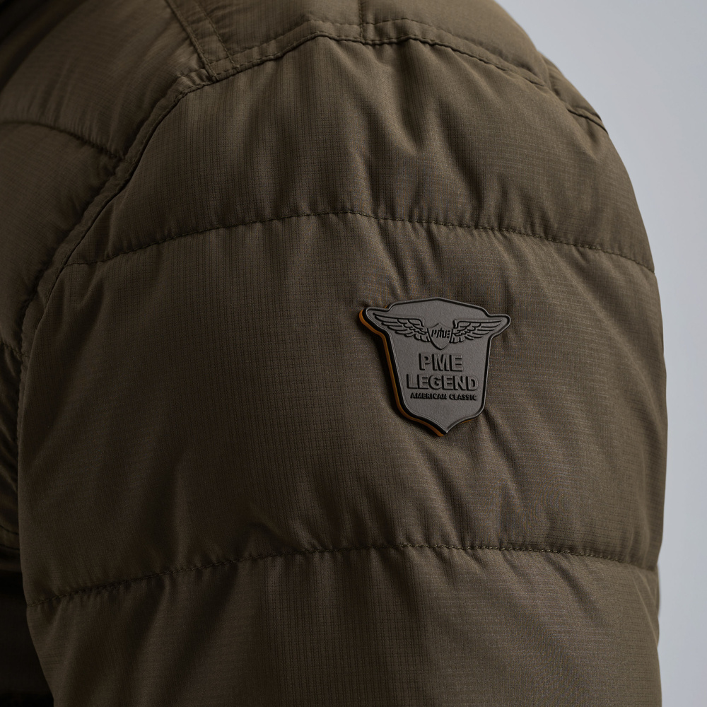 PJA2508118-8039_model_6