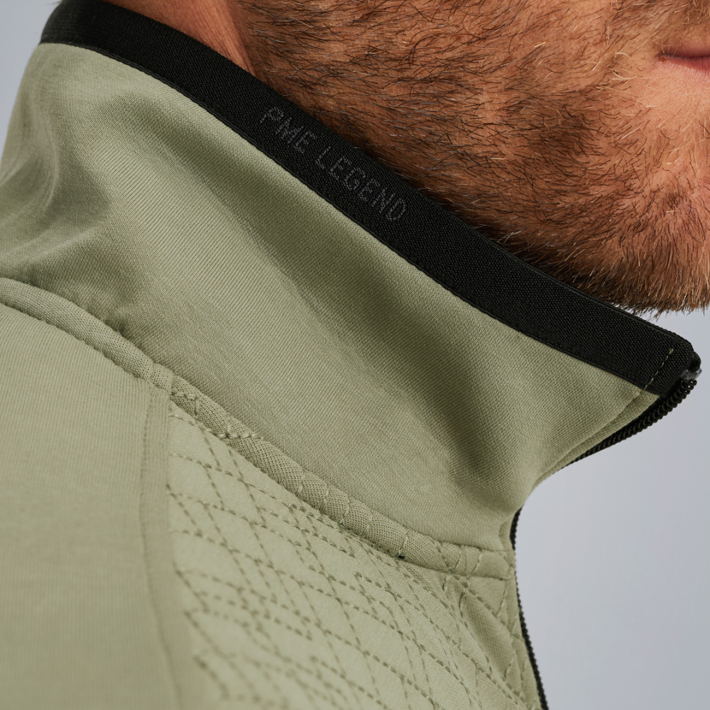 PSW2508437-6379_model_8