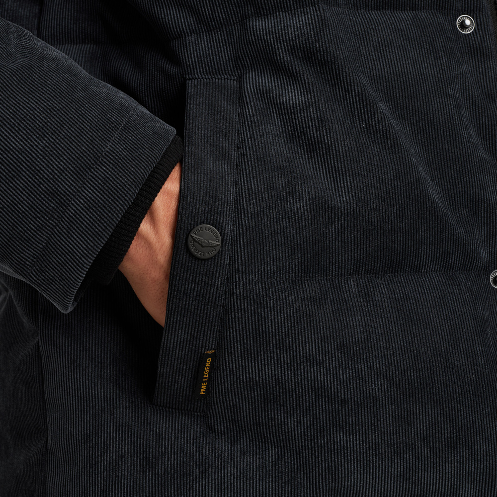 PJA2508104-5281_model_8