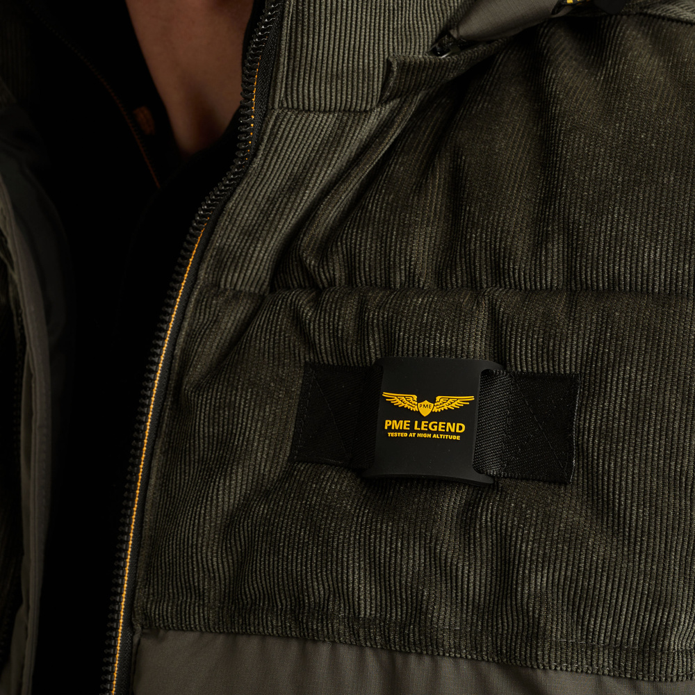 PBW2508100-8039_model_4