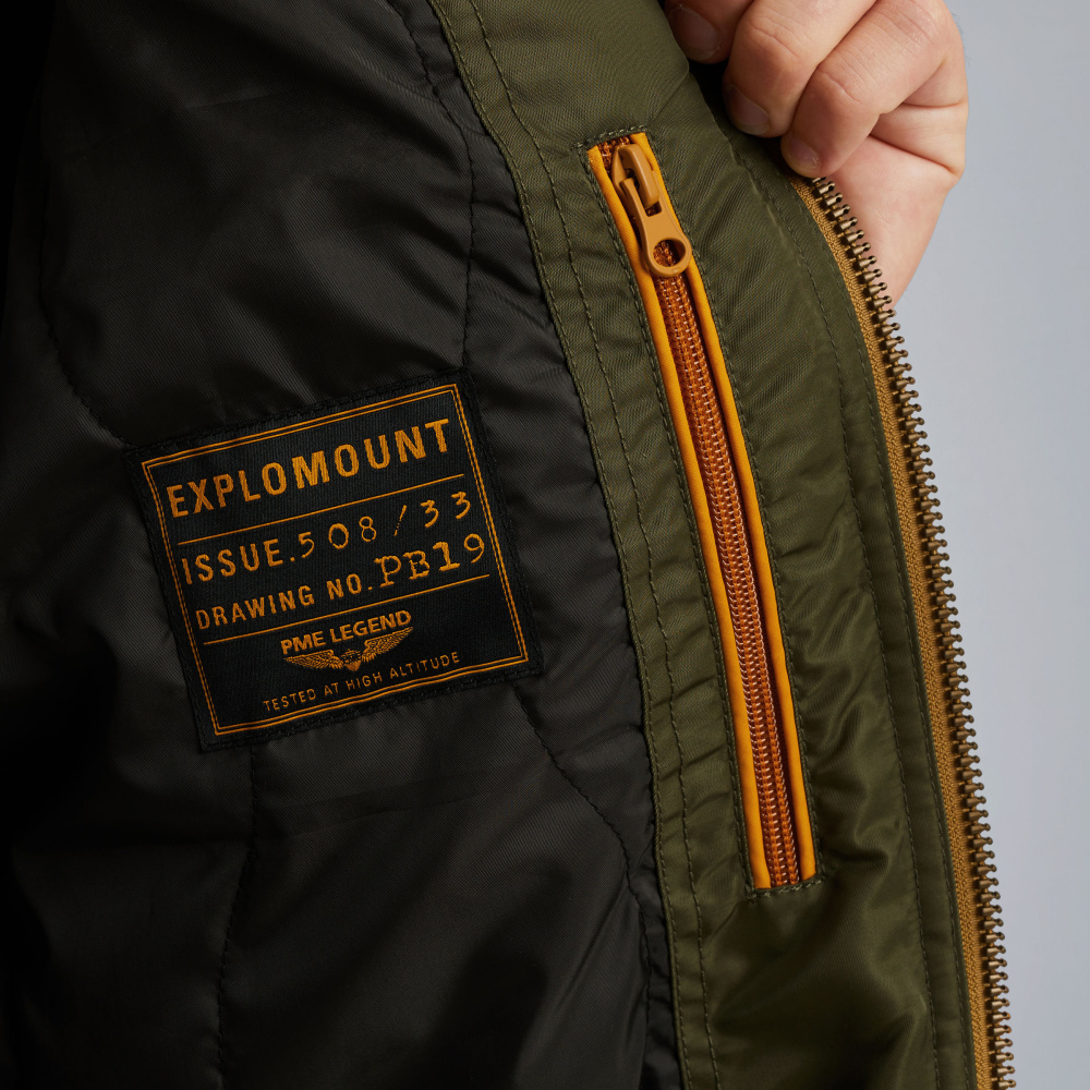 PJA2508133-6416_model_8