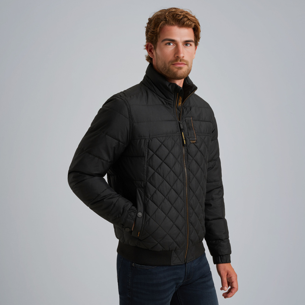 PJA2508118-9067_model_2