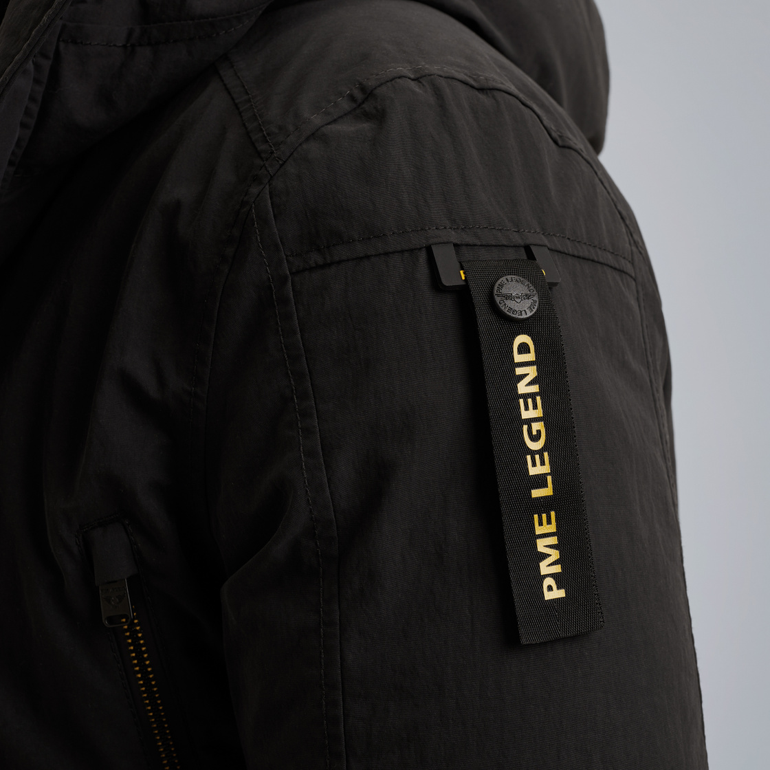 PJA2509134-9067_model_7