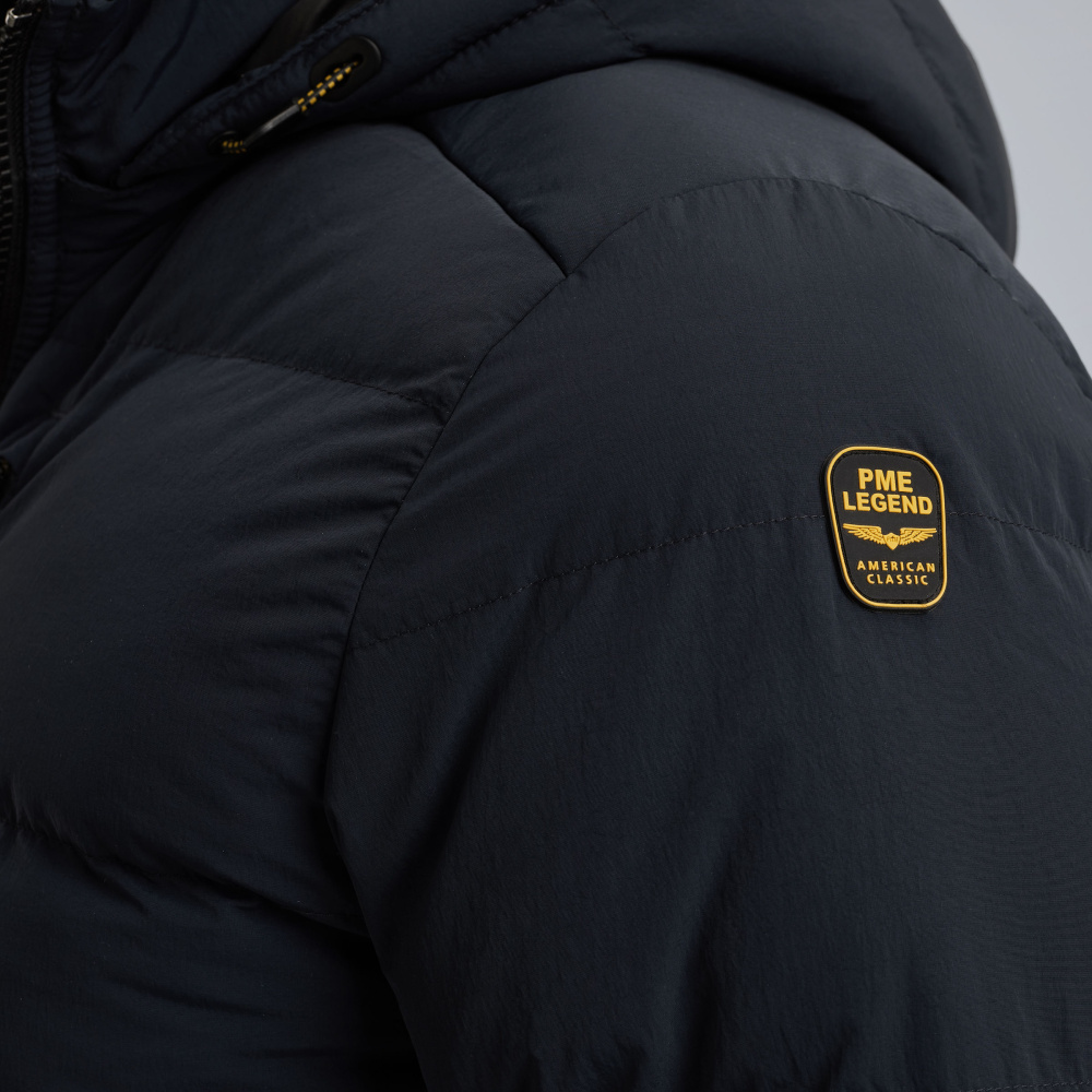 PJA2508117-5281_model_7