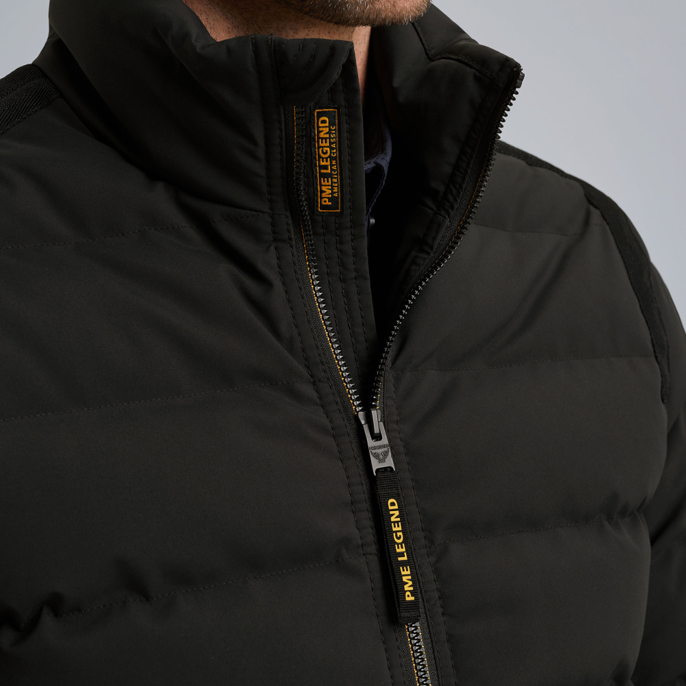 PJA2508114-9067_model_4