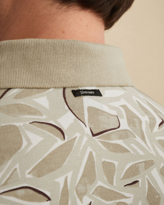 Рубашка-поло Vanguard с нашивкой и принтом коричневая артикул VPSS2605881-8265